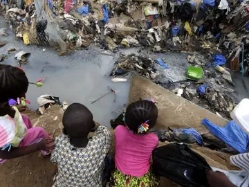 Identifican anticuerpos que protegen contra la malaria en niños de dos años Identifican anticuerpos que protegen contra la malaria en niños de dos años