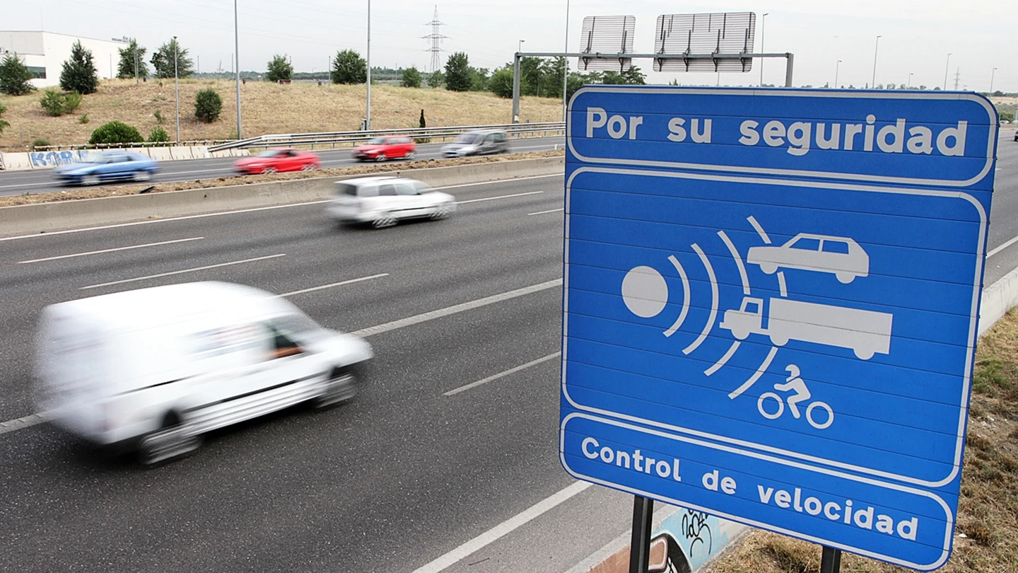 radar-camara-trafico-velocidad-0417-01.jpg radar-camara-trafico-velocidad-0417-01