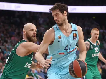 Tomic postea ante el Zalgiris Tomic postea ante el Zalgiris