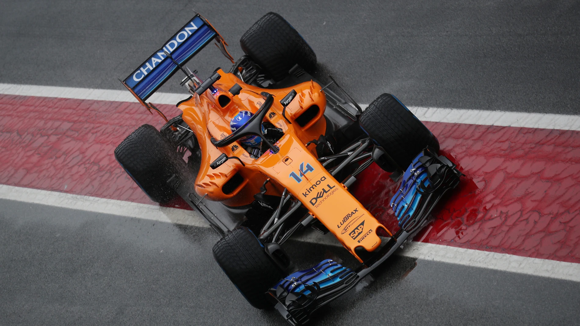 Fernando Alonso, rodando en el circuito de Cataluña