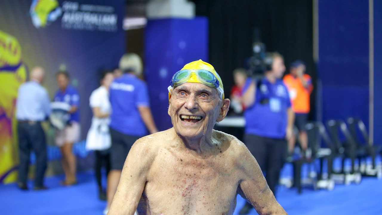 Un Nadador De 99 Años Rompe El Récord Mundial De 50 Metros Libres En Su Franja De Edad