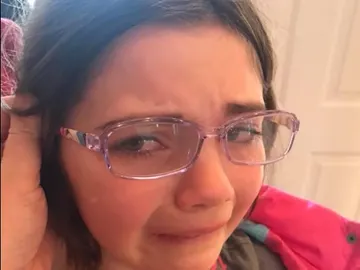 Una de las imágenes de la niña llorando Una de las imágenes de la niña llorando