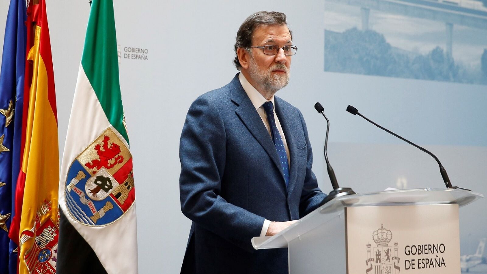 Rajoy insta a la oposición a ser útil llegando a acuerdos: 