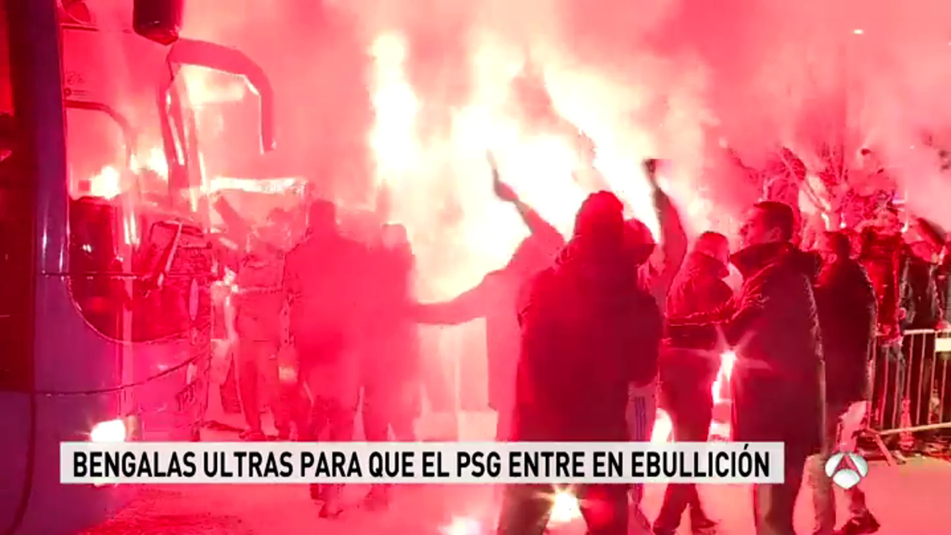 Los ultras del PSG reciben al equipo al grito de "P... Madrid"