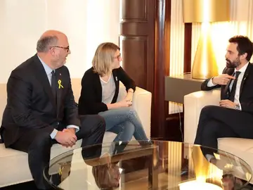 Elsa Artadi y Eduard Pujol junto a Roger Torrent Elsa Artadi y Eduard Pujol junto a Roger Torrent