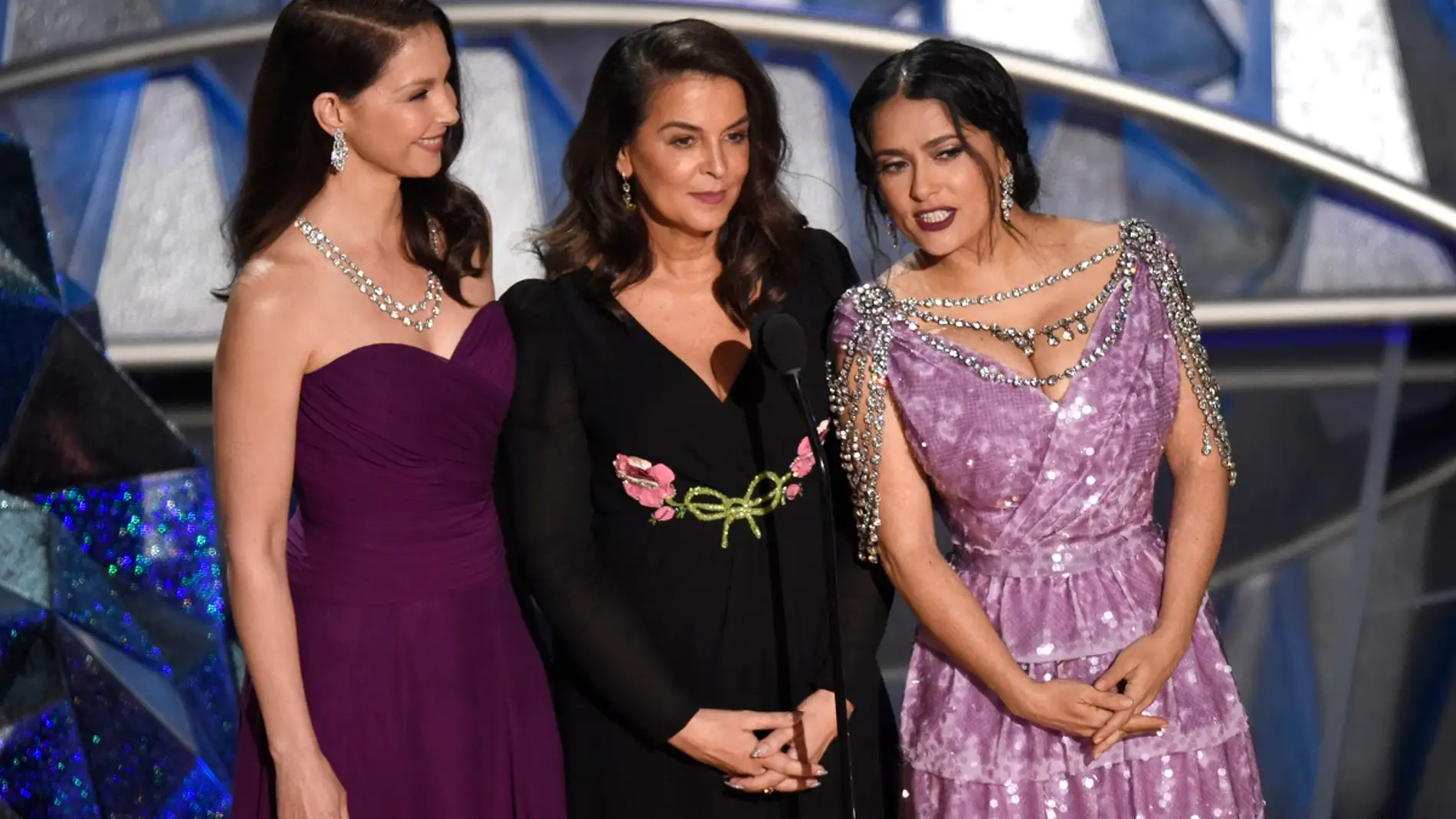 Ashley Judd, Annabella Sciorra y Salma Hayek en los Oscar 2018