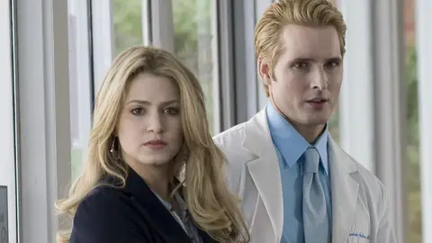 Rosalie y Carlisle en 'Crepúsculo' Rosalie y Carlisle en 'Crepúsculo'