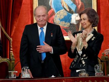 El Rey Juan Carlos junto a la Reina Sofía