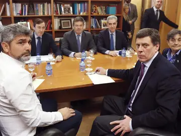 Rafael Catalá junto con Rafael Hernando en una reuión con Juan Carlos Quer y Juan José Cortés Rafael Catalá junto con Rafael Hernando en una reuión con Juan Carlos Quer y Juan José Cortés