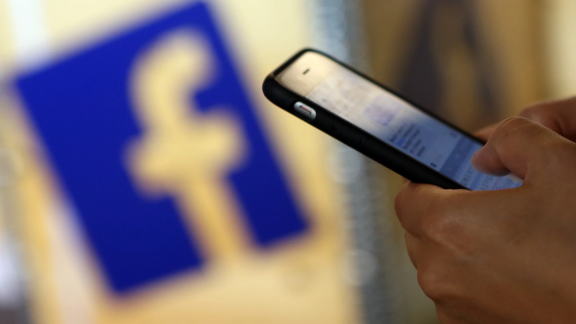 Facebook Facebook