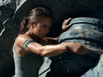 Alicia Vikander demuestra las habilidades de Lara Croft Alicia Vikander demuestra las habilidades de Lara Croft