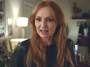 Elena confiesa su mayor secreto a su familia: “Sí, he vuelto a la acción” Elena confiesa su mayor secreto a su familia: “Sí, he vuelto a la acción”