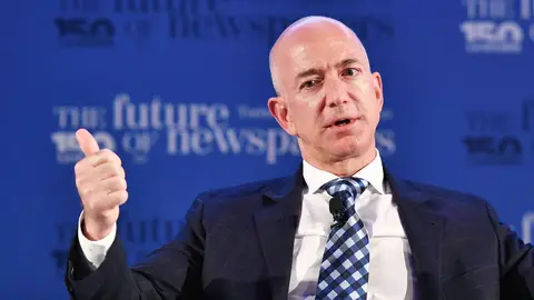 Jeff Bezos es el más rico del mundo Jeff Bezos es el más rico del mundo, con 112.000 millones, según Forbes