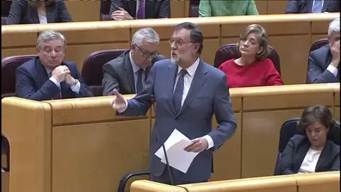 Rajoy, sobre la huelga a la japonesa propuesta por García Tejerina o Cifuentes para este 8 de marzo: "No me reconozco en esa afirmación" Rajoy, sobre la huelga a la japonesa propuesta por García Tejerina o Cifuentes para este 8 de marzo: "No me reconozco en esa afirmación"