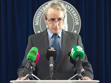 El Ministro de Hacienda suspende el fútbol en España por fraude fiscal El Ministro de Hacienda suspende el fútbol en España por fraude fiscal