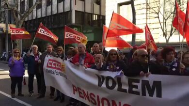 Cientos de jubilados protestan en Barcelona