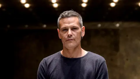 Roberto Enríquez - Cara - 2018 Roberto Enríquez - Cara - 2018 - Vis a Vis - Hispania La Leyenda