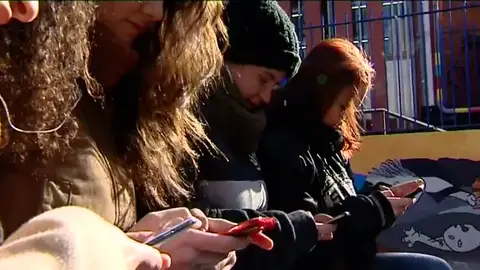 Incrementa el número de menores adicto a las redes sociales. Incrementa el número de menores adicto a las redes sociales.