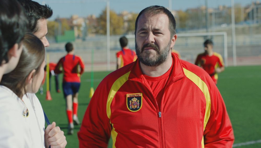 Ricardo Castella es el entrenador de la Selección de Fútbol