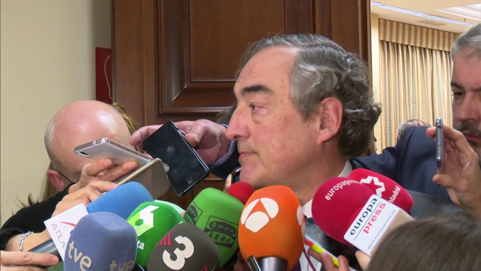 Rosell confía en que la huelga no entorpezca mucho el diálogo social sobre igualdad