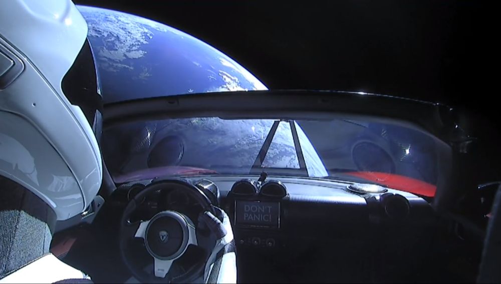 Tesla por el espacio