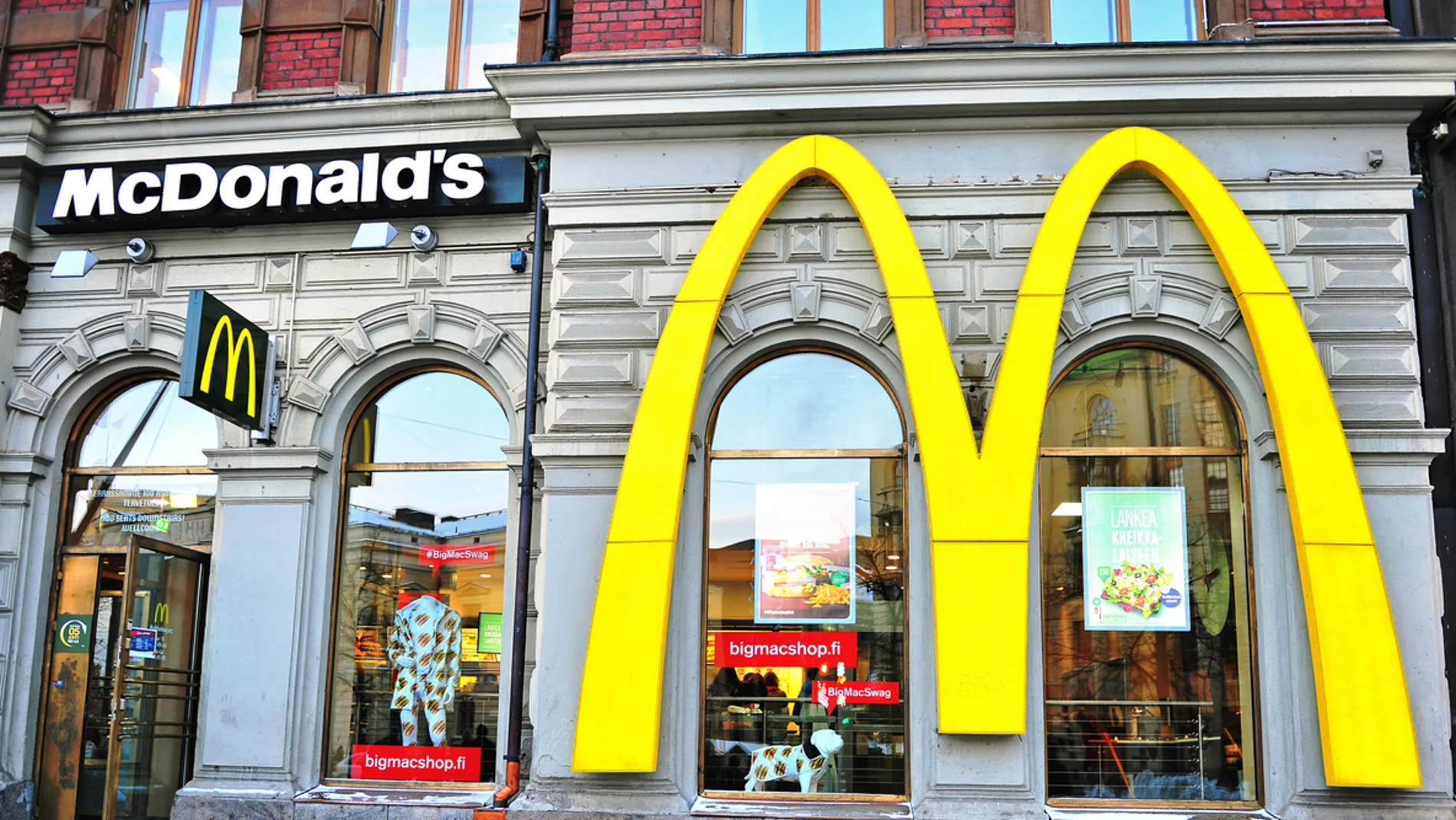 Una restaurante de McDonalds Una restaurante de McDonalds