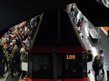 Los paros se han notado en el metro de Barcelona. Los paros se han notado en el metro de Barcelona.