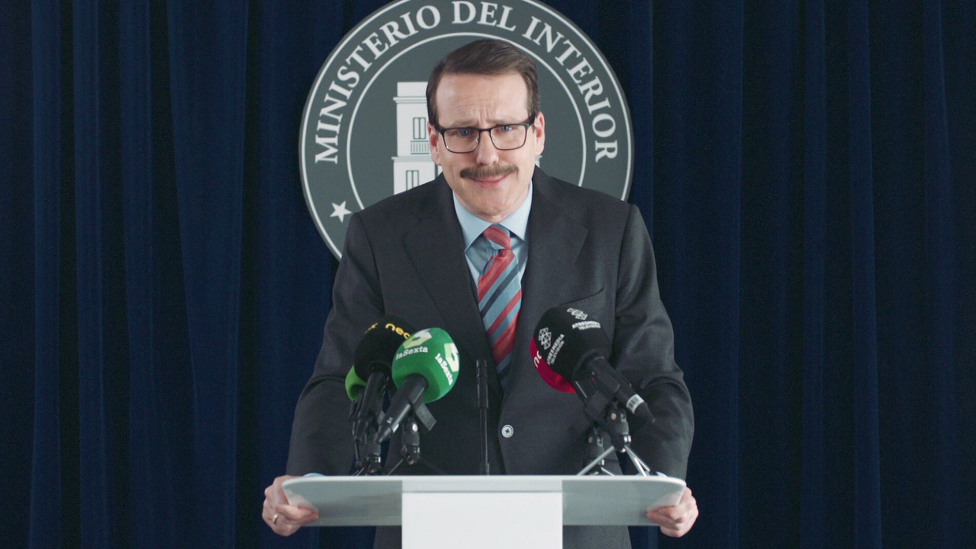 El ministro Oca&ntilde;a, presionado ante la prensa por una nueva filtraci&oacute;n