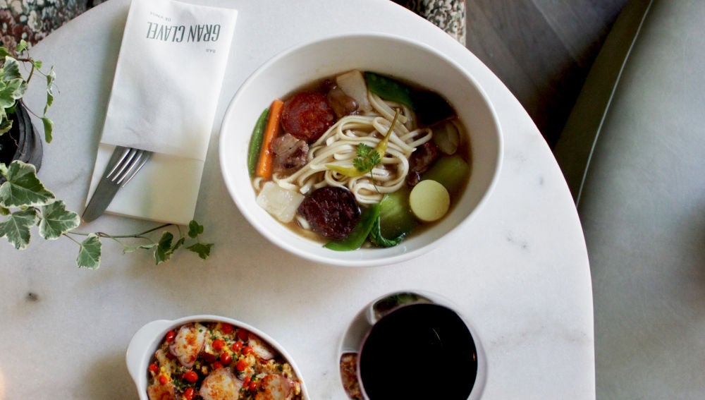 El curioso ramen de cocido de Gran Clavel.