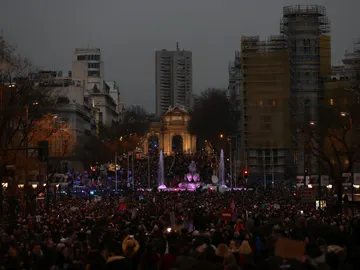 Una marea violeta clama en toda España contra la discriminación en un Día de la Mujer histórico Una marea violeta clama en toda España contra la discriminación en un Día de la Mujer histórico