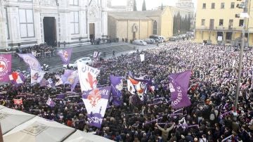 Multitudinario funeral para despedir a Astori en Florencia