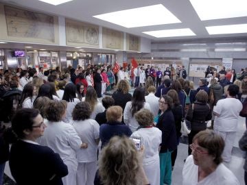 Concentración de trabajadoras por el Día Internacional de la Mujer en el Hospital Universitario Ramón y Cajal de Madrid Concentración de trabajadoras por el Día Internacional de la Mujer en el Hospital Universitario Ramón y Cajal de Madrid
