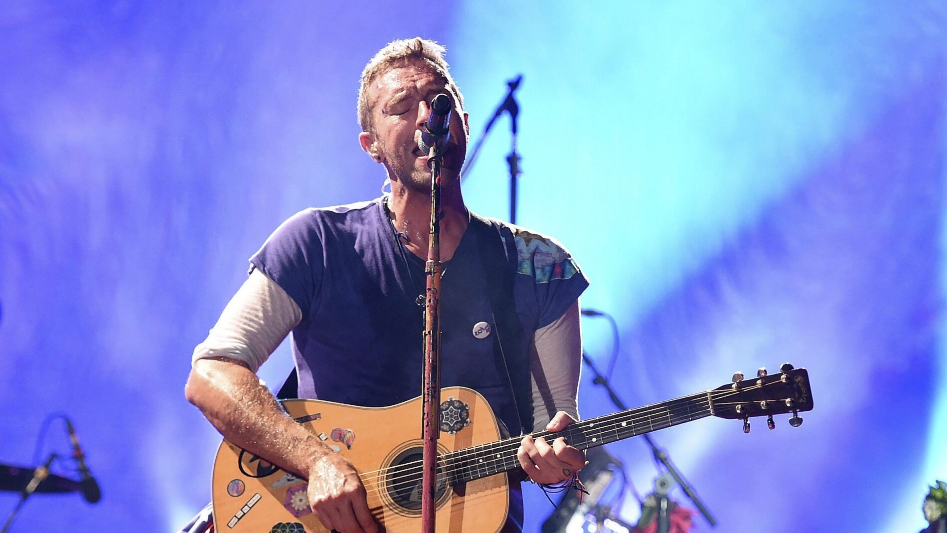 Coldplay y Ed Sheeran, entre otros, recrearán a Elton John en un nuevo disco