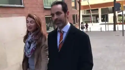 Molons queda en libertad tras guardar silencio ante la Guardia Civil en una operación sobre el uso de fondos públicos para el 1-O Molons queda en libertad tras guardar silencio ante la Guardia Civil en una operación sobre el uso de fondos públicos para el 1-O