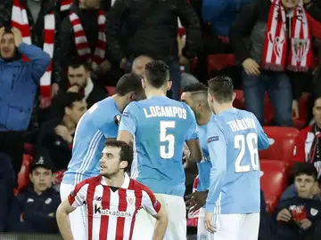 Lekue se lamenta en el partido contra el Marsella Lekue se lamenta en el partido contra el Marsella