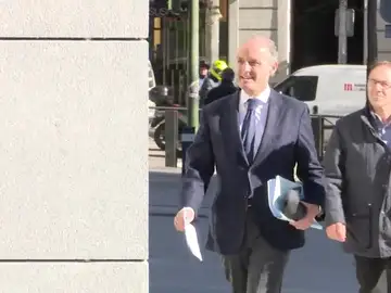 La Audiencia Nacional acuerda investigar las acusaciones contra Camps en el juicio de la caja 'b' del PP La Audiencia Nacional acuerda investigar las acusaciones contra Camps en el juicio de la caja 'b' del PP