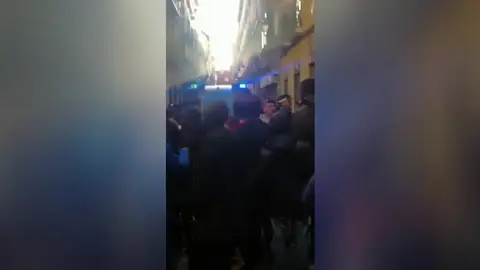 Muere un mantero durante un control policial contra el top manta en Madrid Muere un mantero durante un control policial contra el top manta en Madrid