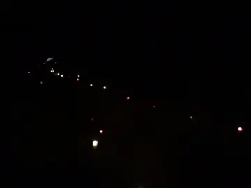 Nuevo homenaje a Gabriel: llenan de velas el camino entero hasta el sitio donde el pequeño tendría que haber llegado Nuevo homenaje a Gabriel: llenan de velas el camino entero hasta el sitio donde el pequeño tendría que haber llegado