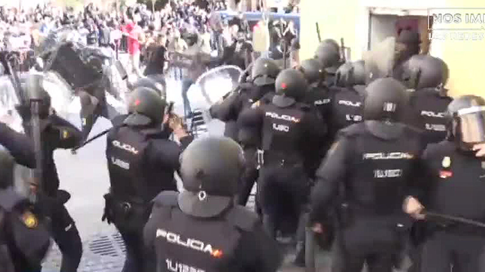 Enfrentamientos entre la Policía y senegaleses en Lavapiés un día después de la muerte de un mantero 