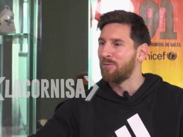 Messi: "Antes cogía la pelota y hacía mi jugada, ahora intento hacer jugar más al equipo"