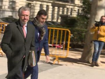 Granados aporta facturas falsas de la Consejería de Justicia que dirigía Prada para pagar la campaña de Aguirre de 2007 Granados aporta facturas falsas de la Consejería de Justicia que dirigía Prada para pagar la campaña de Aguirre de 2007