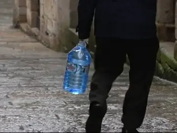 El arrastre de las cenizas de los incendios por el temporal 'Gisele' deja sin agua potable a Ribadavia, en Ourense El arrastre de las cenizas de los incendios por el temporal 'Gisele' deja sin agua potable a Ribadavia, en Ourense