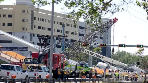 Imagen del puente derrumbado en Miami Imagen del puente derrumbado en Miami