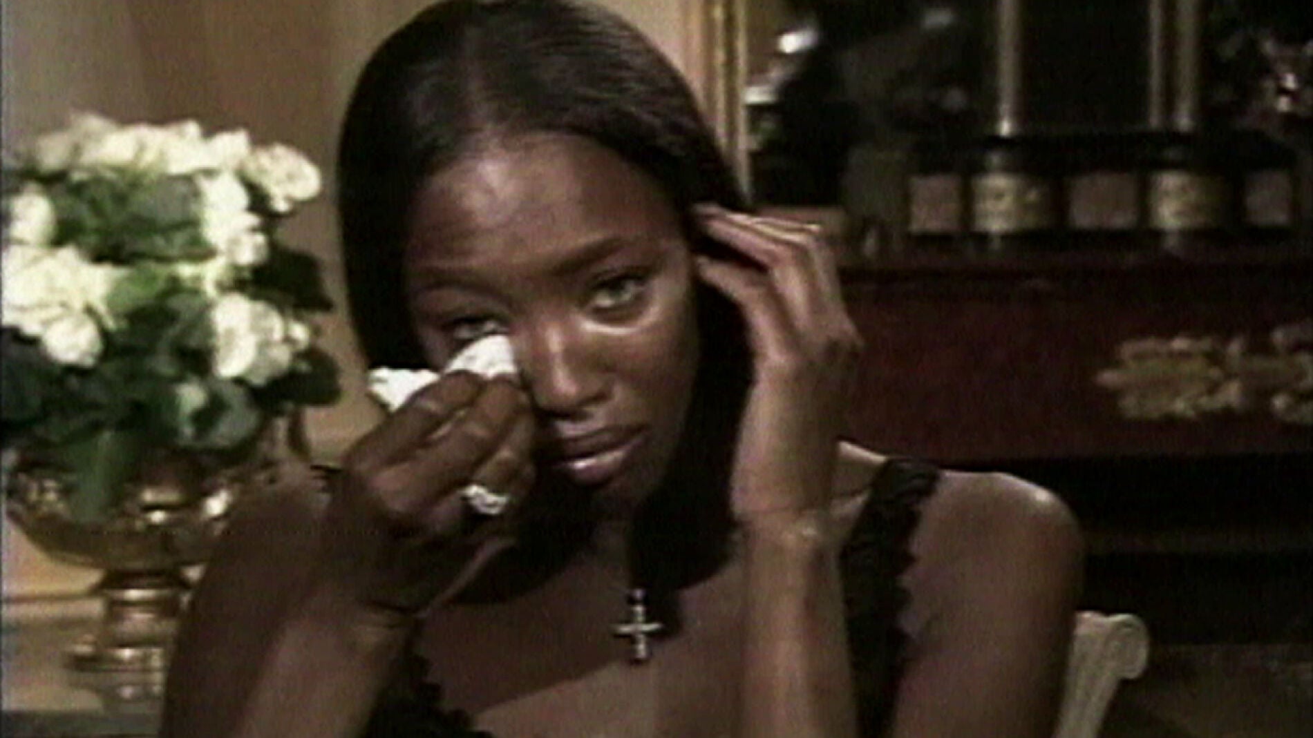 As&iacute; recordaba una destrozada Naomi Campbell a su amigo Gianni Versace tras ser asesinado