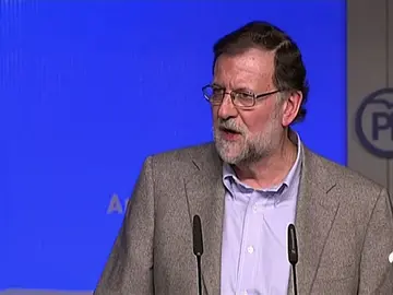 Rajoy: "Mientras esté en el Gobierno, el sistema de pensiones se mantendrá y las pensiones subirán" Rajoy: "Mientras esté en el Gobierno, el sistema de pensiones se mantendrá y las pensiones subirán"