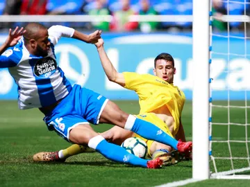 Sidnei puja ante Calleri Sidnei puja ante Calleri