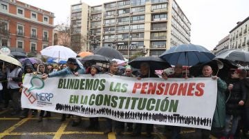 Cabecera de la manifestación en defensa de unas pensiones dignas en Madrid