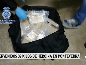 La Policía interviene 32 kilos de droga en la desarticulación de una banda internacional de tráfico de heroína en Pontevedra