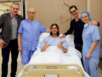 Filipe Luis, satisfecho tras ser intervenido por su fractura de peroné