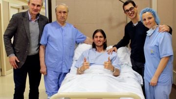 Filipe Luis, satisfecho tras ser intervenido por su fractura de peroné